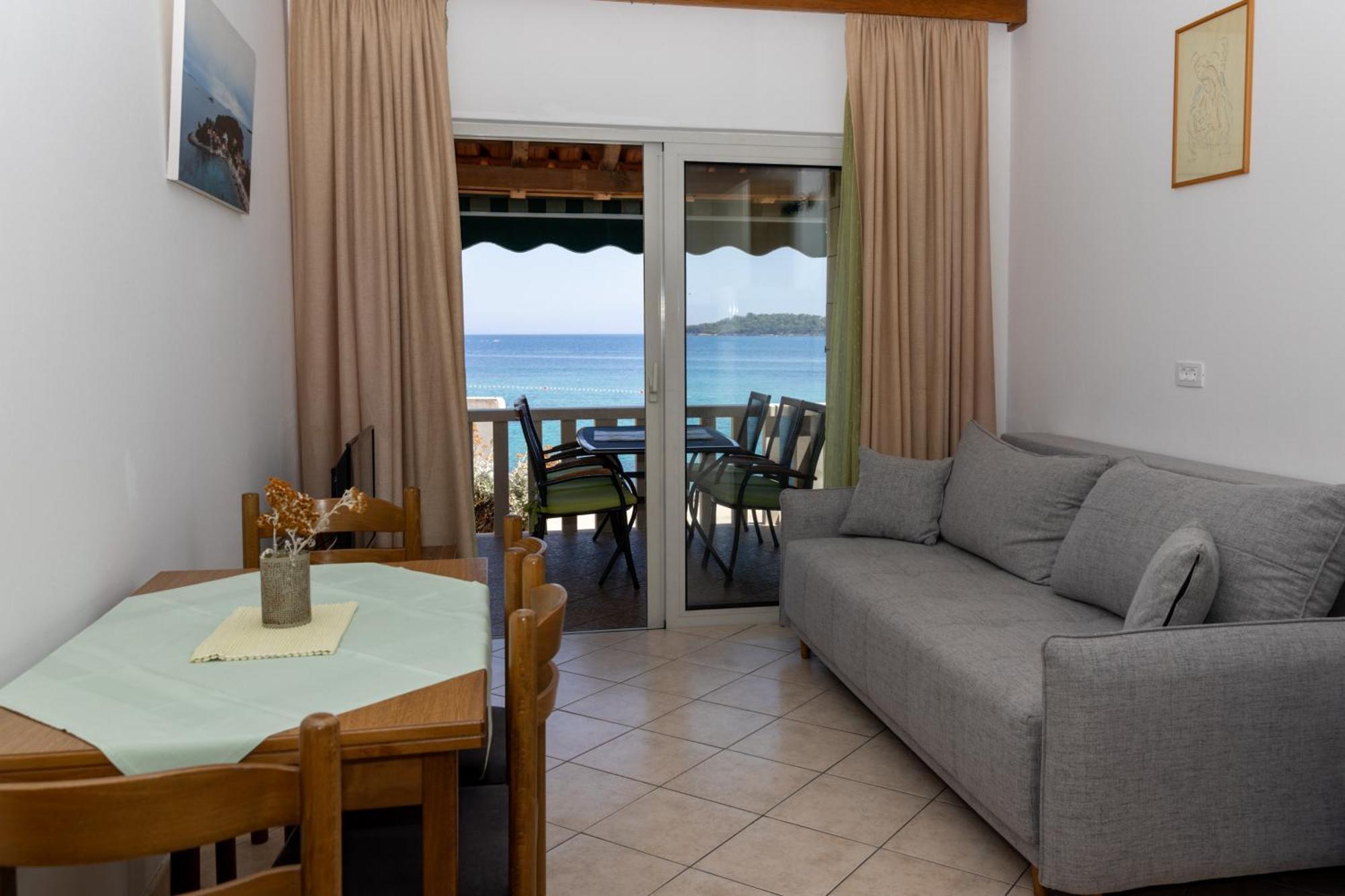 Zal Beach Apartments Prizba Eksteriør bilde